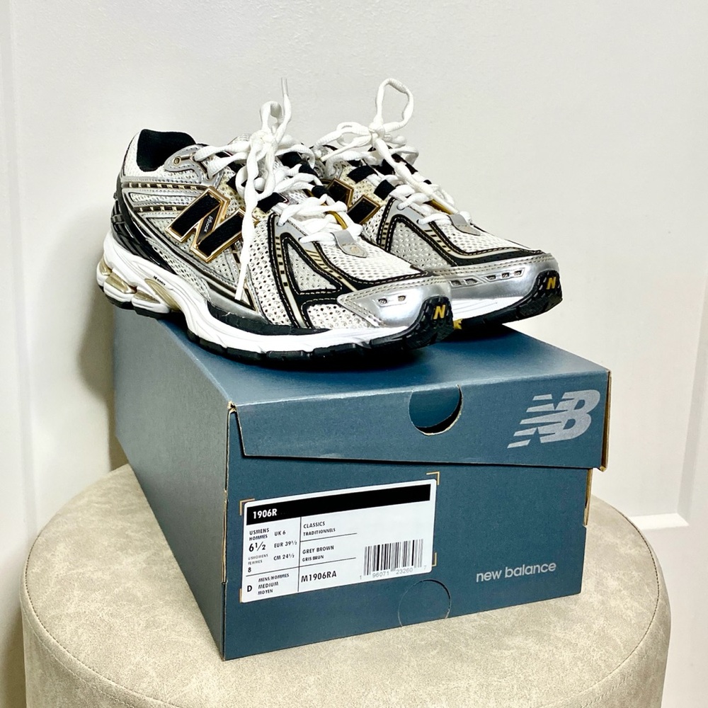 NEW BALANCE 1906R Silver/Black/Gold/ White Size 6.5 Men’s / 8 Women’s New Condit
